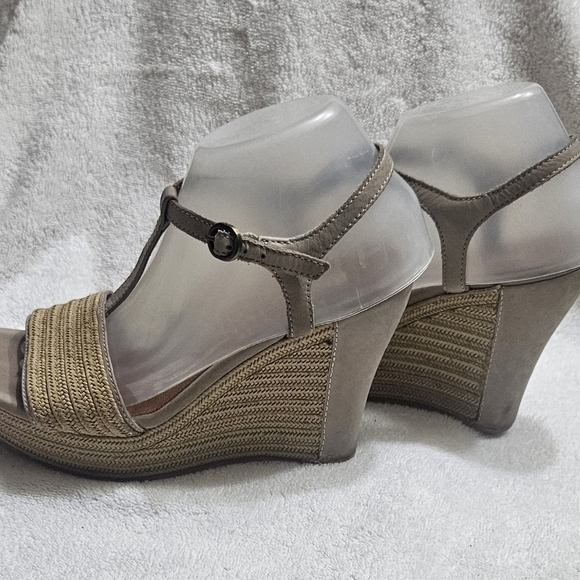 UGG Australia Fitchie Platform Wedge Sandals 1006844 Oyster Tan beige size 8 - Picture 2 of 8